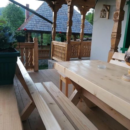 Pensiunea Casuta Din Deal Moisei Buitenkant foto
