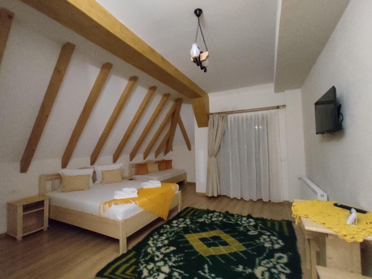 Pensiunea Casuta Din Deal Moisei Buitenkant foto