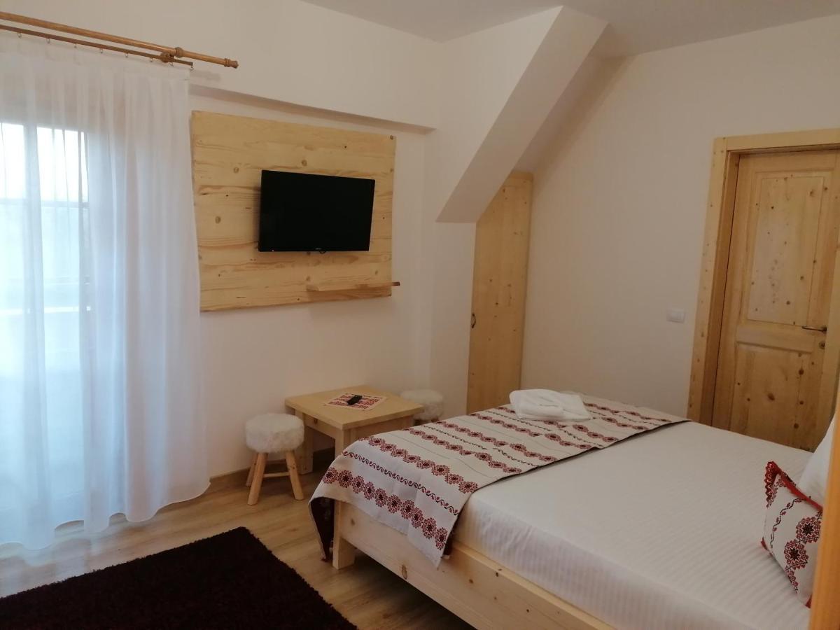 Pensiunea Casuta Din Deal Moisei Buitenkant foto